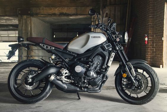 2016 Yamaha XSR900 | This bike is an Fz-09 disguised as a 