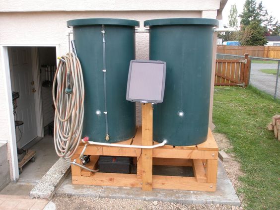 21 Rain Barrel, Chicken Coop, and Solar Panel Projects To Get You Off The Grid