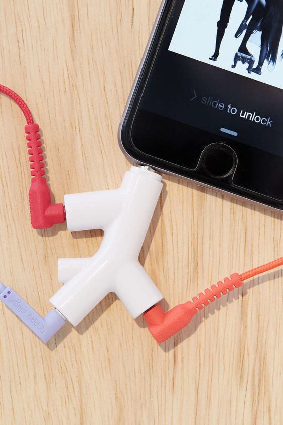 A headphone branch that lets you share your tunes with two buddies.