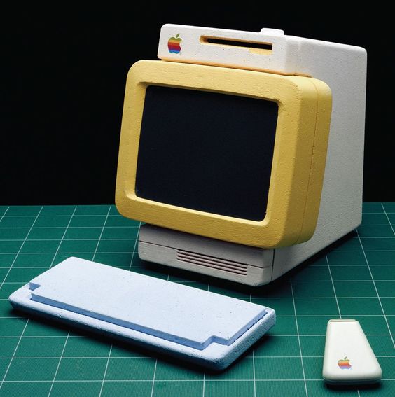 Apple's lost future: phone, tablet, and laptop prototypes of the ’80s | The Verge