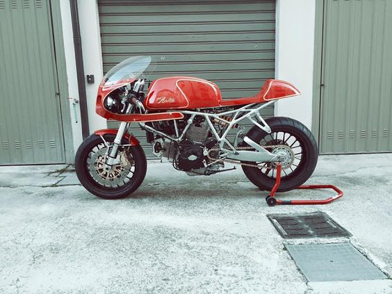 Ardita 1000 Cafe Racer by GustoAdulto - Photo by Antonio Cellini #motorcycles #caferacer #motos |