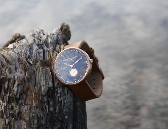 Arkipelag is a Swedish word referring to a group of islands. The collection will consist of four different models, all four available in both 38mm and 42mm.