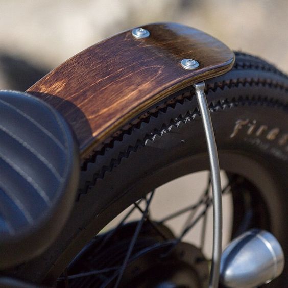Beautiful wood rear fender on @holiday_cycles XS650 | Photo by @pierrerobichaudphoto #yamaha #xs650