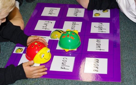 beebot learns sight words and making houses for beebot