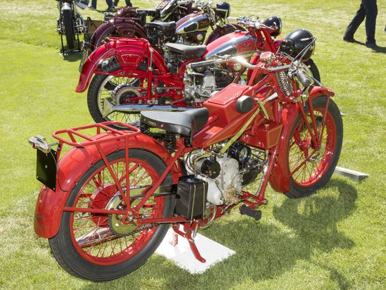 Between 1929 and 1930, Moto Guzzi built more than 4,000 examples of this bike, the Sport 14.