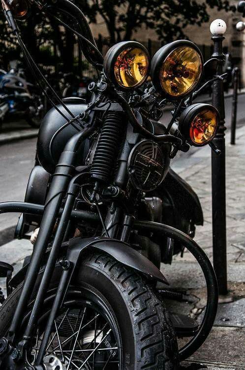 ☛ Black coated Mc with yellow lights just looks amazing ☚