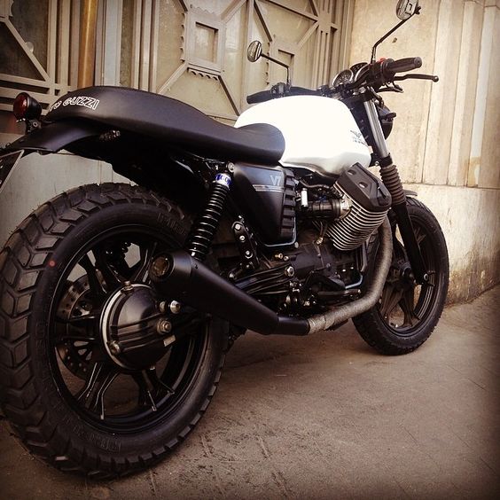 Black & White Moto Guzzi V7
