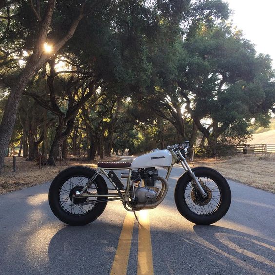 caferacersofinstagram: “A Honda CB360 by @micah vince. Stripped down and cleaned up, we’re loving this minimal look. Thanks Micah! #croig #caferacersofinstagram ”