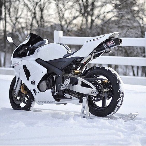 Cbr 600RR, white do look good in the