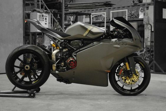 Custom Ducati 999