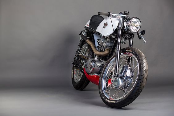 Ducati 350 Cafe Racer “Café Canadiano” #motorcycles #caferacer #motos |