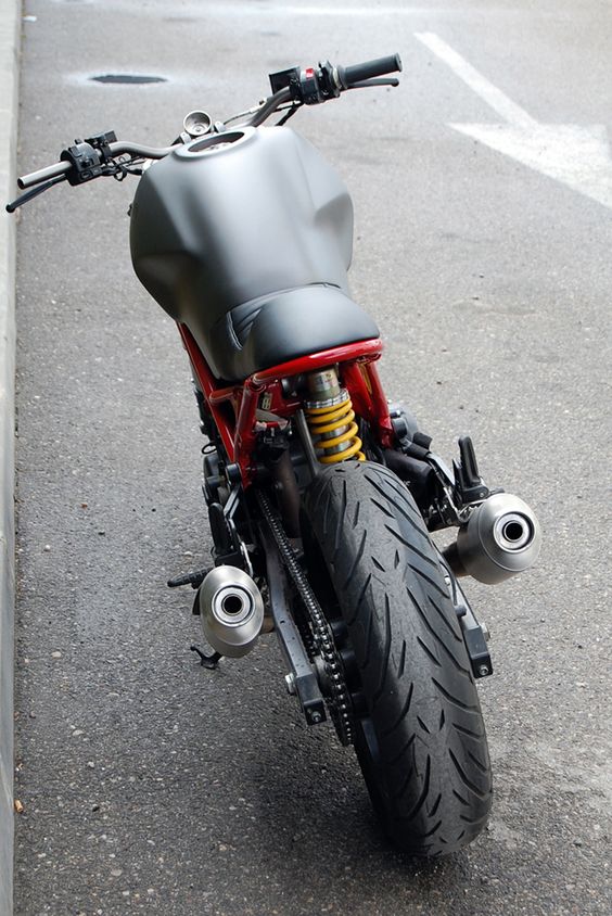 Ducati 695 by Cafe Racer Dreams. Esencia de Monster - via Cafe Racer Dreams