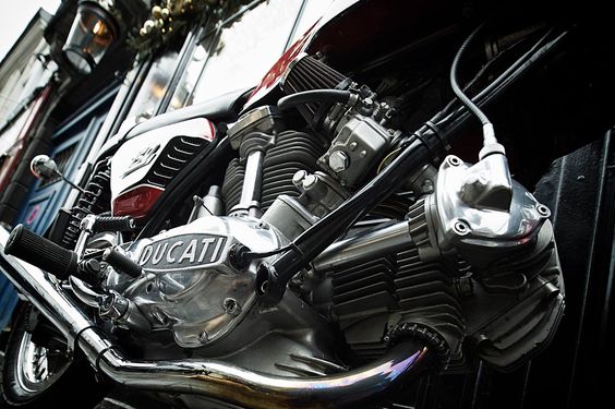 Ducati 750 GT de 1973 lille motor-011