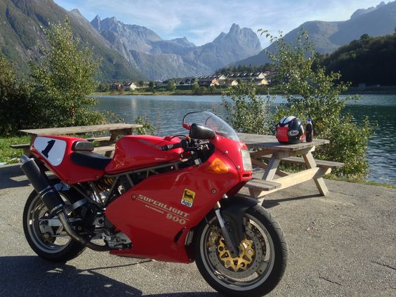 Ducati 900 SuperLight
