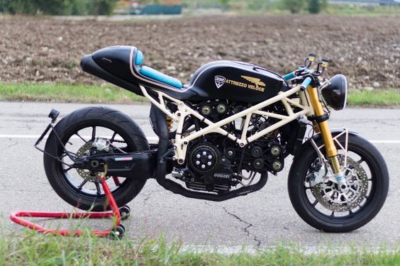 Ducati Cafe Racer - Attrezzo Veloce #motorcycles #caferacer #motos | 