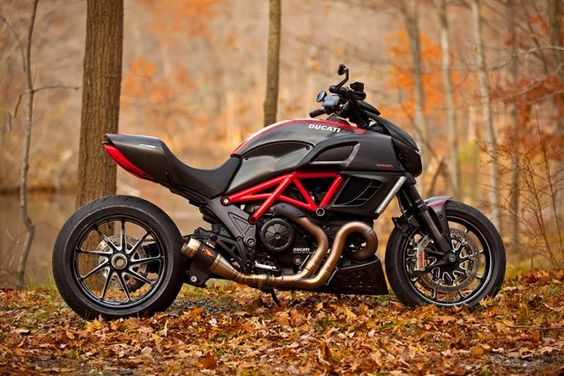 Ducati Diavel. would love for my boyfriend to have this.