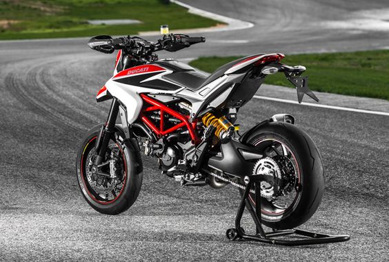 Ducati Hypermotard 2013 Test