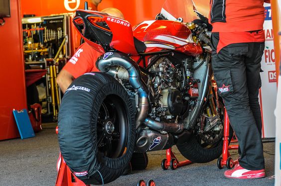 Ducati leaked this photo so you know the Superlegggggeereerrrrraaagh is nothing like the WSBK bike.