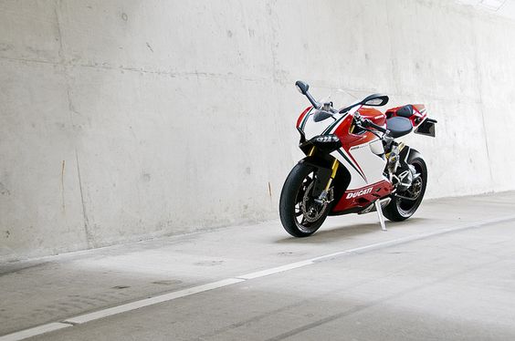 Ducati Panigale 1199 S Tricolore This bike is screaming RIDE ME!!!