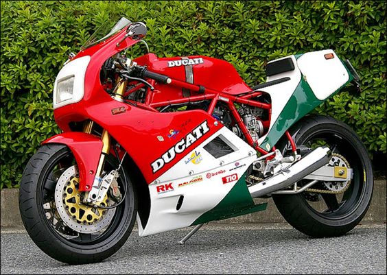 #Ducati (Paso?) in tricolore livery #italiandesign