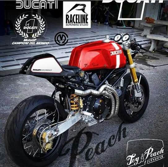 Ducati sports classic café-racer