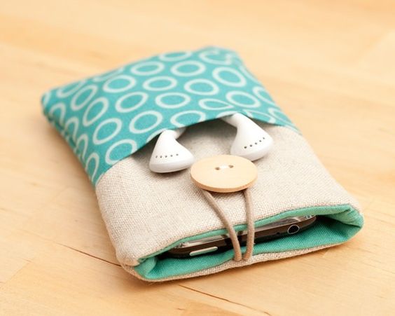 Fabric phone case w/ pocket for earbuds :)