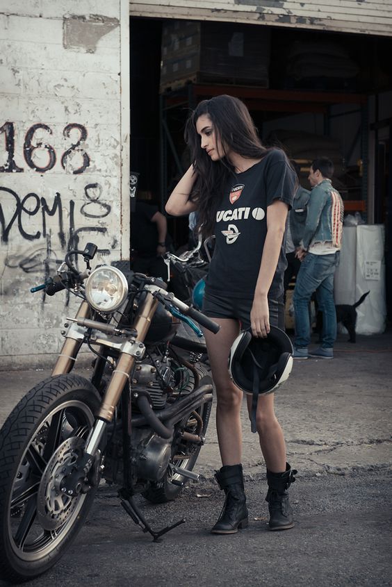 #girls #motorcycles #motos |