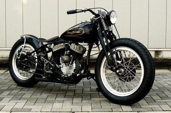 Give me a Harley like this and I will ride a Harley. This might be the best one I have ever seen.