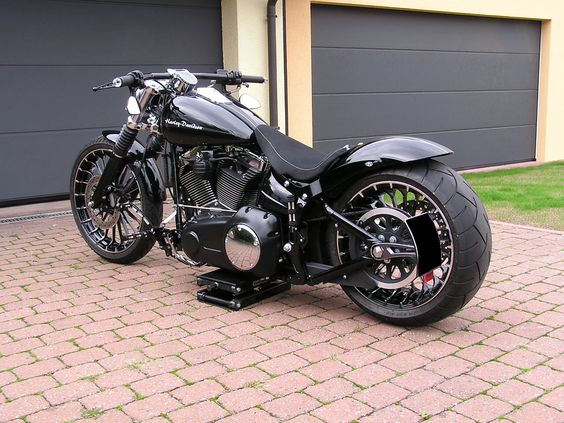 Harley Davidson Breakout