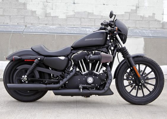 Harley Davidson Iron 883 Dark Custom
