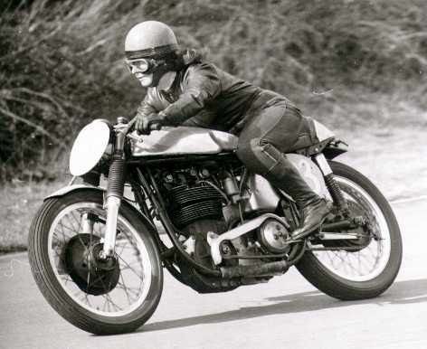 HISTORIC WOMEN | Historic women on motorcycles