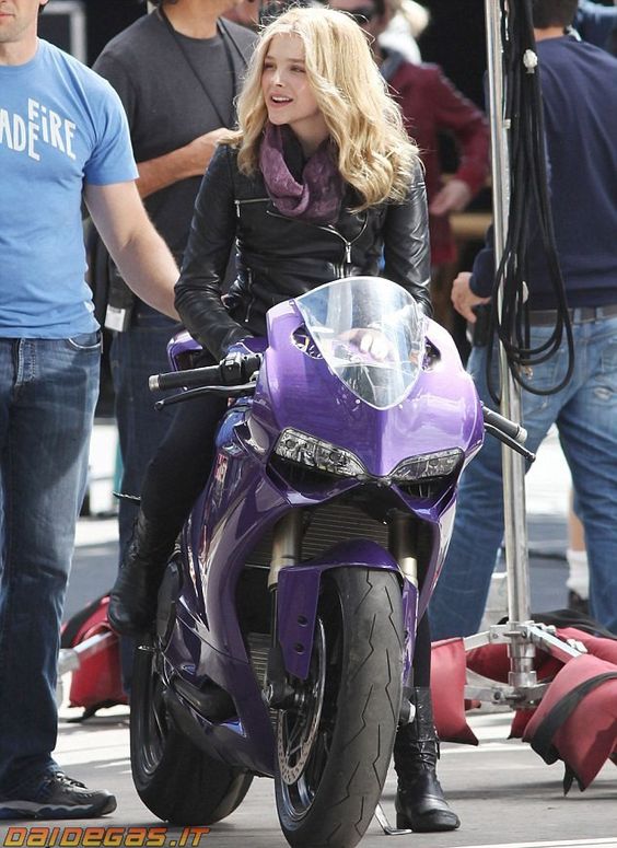 Hit-Girl on Panigale!
