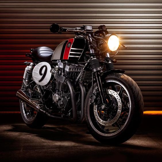 Honda CB750 Seven Fifty Spitfire 09 Cafe Racer Macco Motors #caferacer #motorcycles #motos |