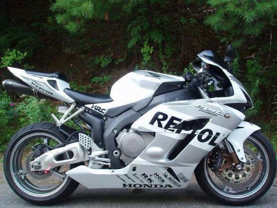 Honda CBR sponsored by Repsol