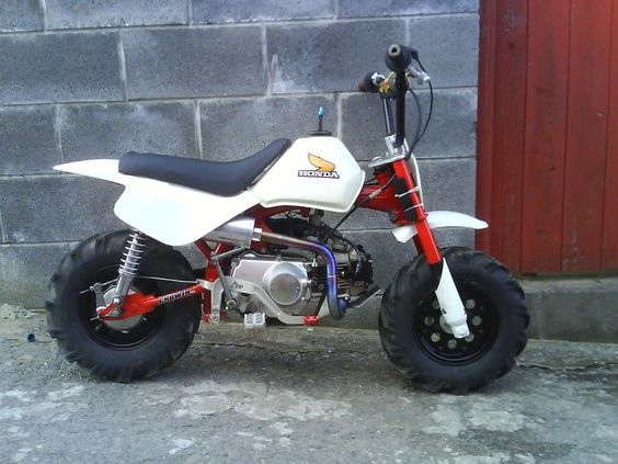 Honda Z50 Pit Bike I want one of these for no good reason other than to have fun on