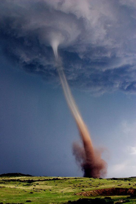 I don't like tornadoes but this is cool -- Tornado - 