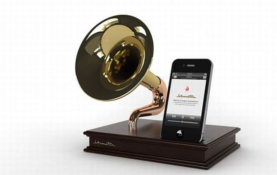 iAcoustic antique gramophone inspired iPhone/iPod Touch dock