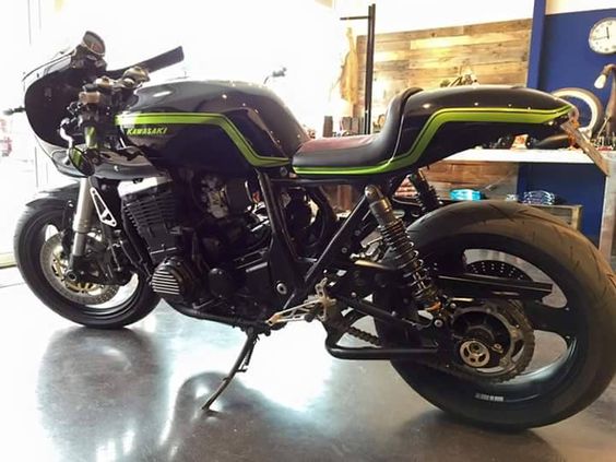 Kawasaki ZRX Cafe Racer - Ruleshaker #motorcycles #caferacer #motos | 