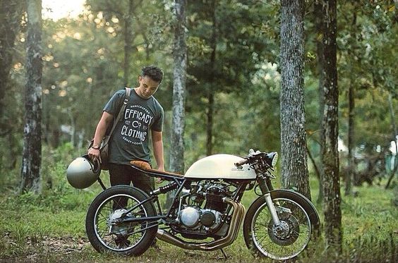/// Kinetic Motorcycles - 1971 Honda CB500