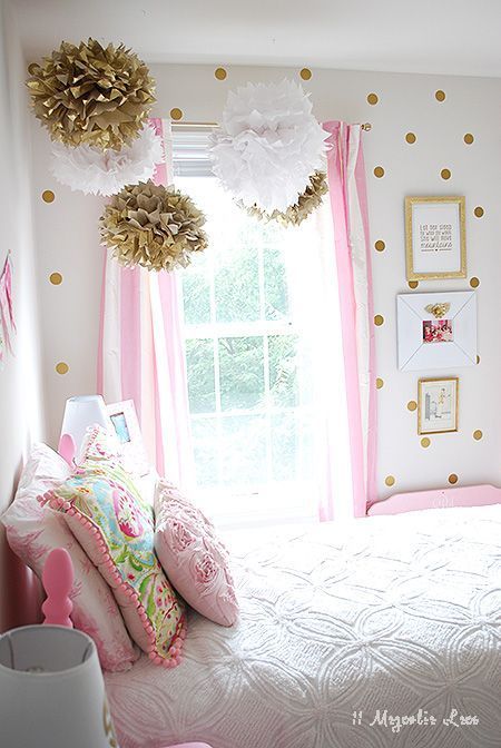 Little Girl's Room Decorated in Pink, White & Gold | Easy ideas to decorate, rental decor.