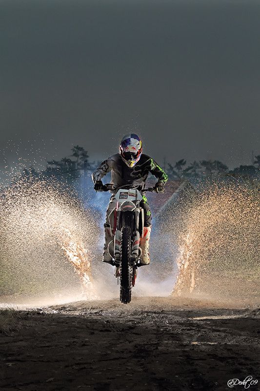 lov this picture its so much fun riding dirt bikes its my life ♥