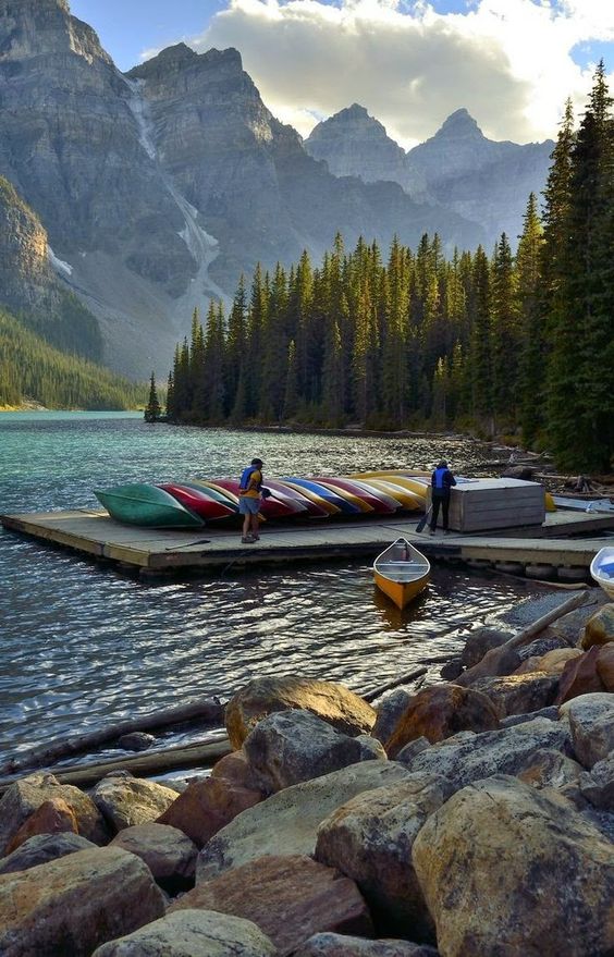 Moraine Lake. Banff National Park. Alberta. Canada