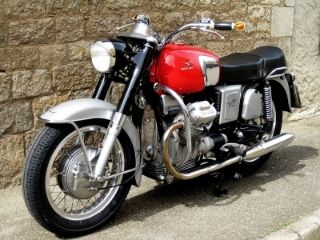 Moto Guzzi V700 - Vintage Motorcycles Online