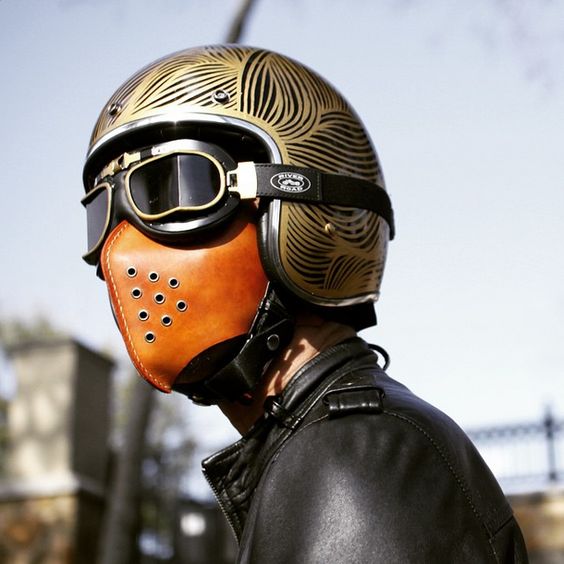 /// moto mask