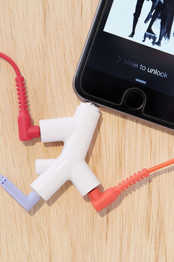 Music Branches Headphone Splitter | A great stocking stuffer for your teen. Perfect for sharing music with friends.