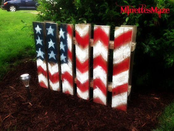My DIY Patriotic Yard Decor made out of a Pallet!