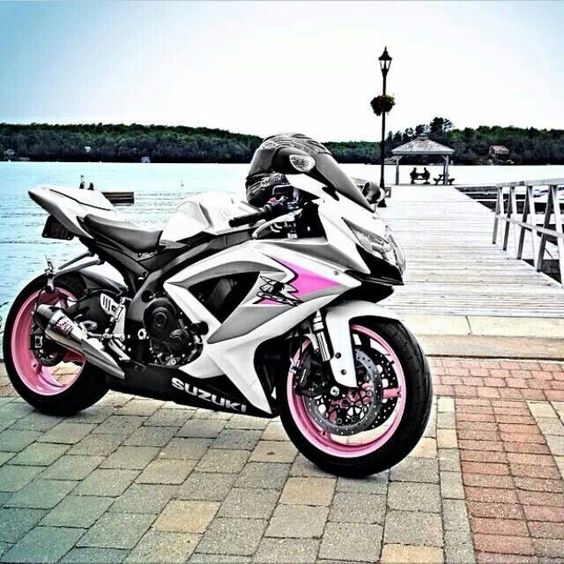 Pink and black and white Gsxr ::