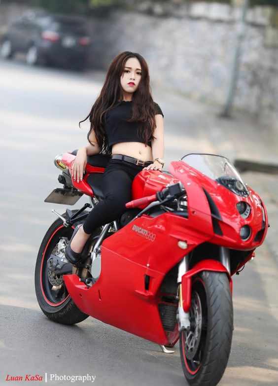 Pretty Girl On Racing Motorcycle Ducati 1299 Panigale Wallpaper. Source:  - Pesquisa Google