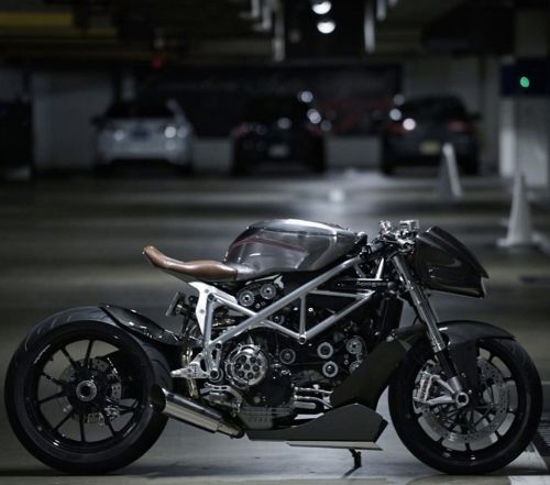 “RAFFALE” Ducati 1098 by Apogee Motoworks  via CUSTOMBIKE “THE PASSION OF SPEED” More bikes here.