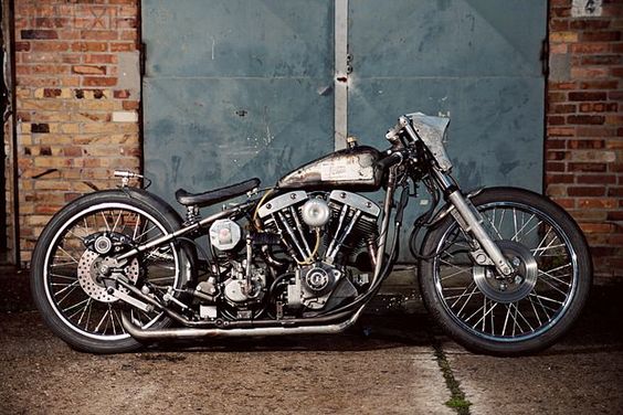 Raw and uncompromising: this barn find Harley-Davidson FXS Super Glide has been transformed into a vintage-style racer.